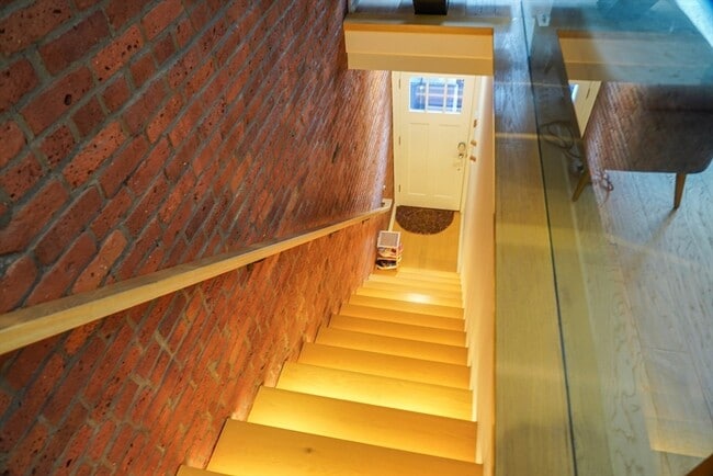 Building Photo - 135 Second St