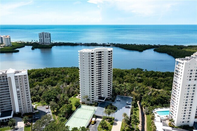 Building Photo - 5555 Heron Point Dr