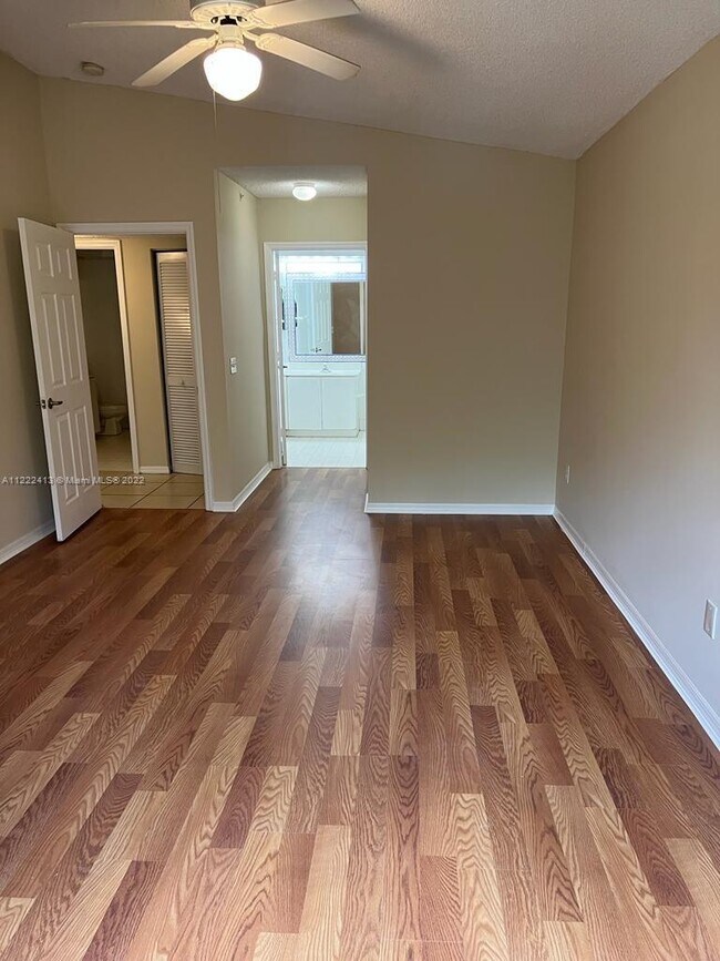 Building Photo - 165 NW 96th Ter