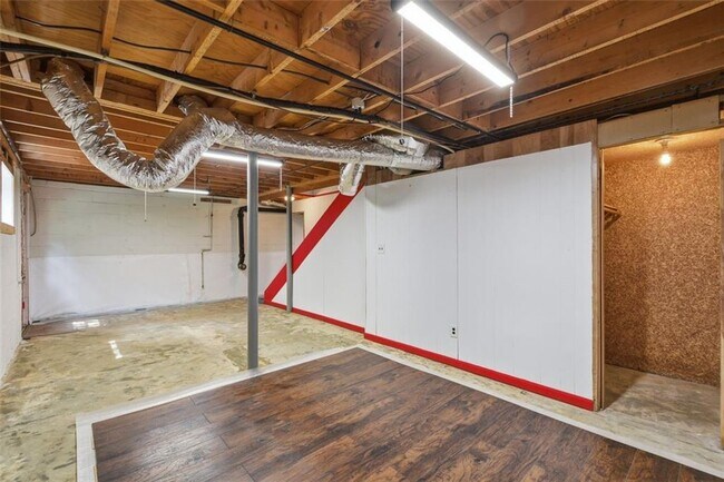 Building Photo - 435 Stonebridge Dr