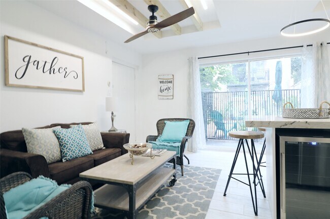 Building Photo - 412 Pacific St