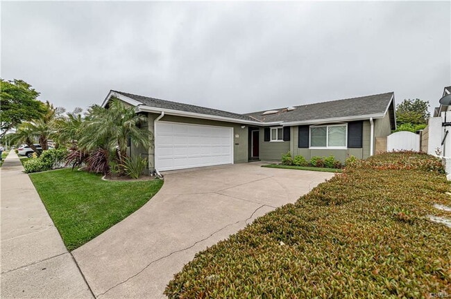 Building Photo - 4580 Hazelnut Ave