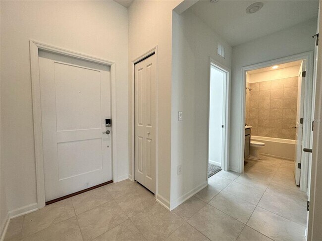 Building Photo - 335 Loch Ct