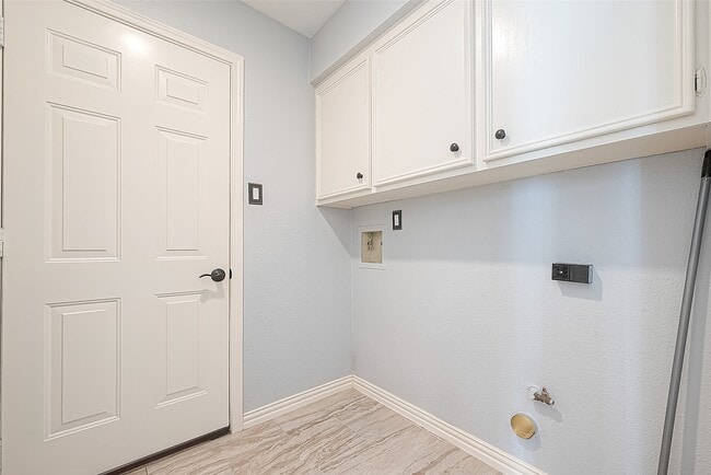 Building Photo - 13322 Pantano Dr