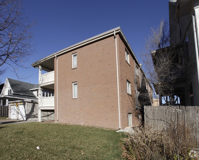 Building Photo - 3272 Starr St