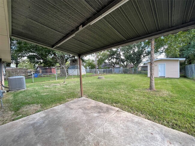 Building Photo - 1212 Avenue M