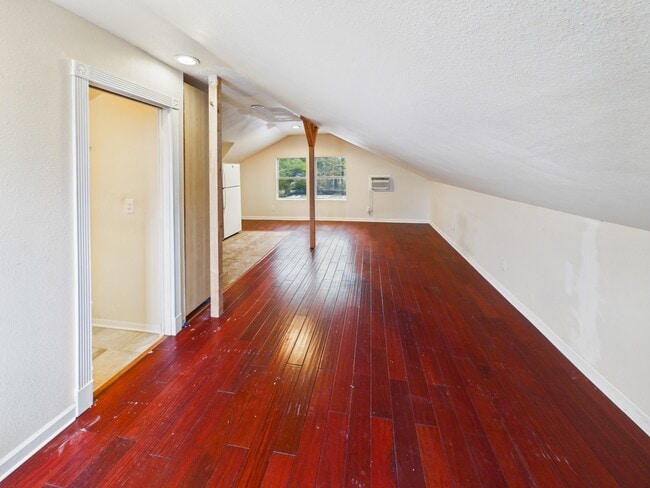 Building Photo - 1206 E 30th St