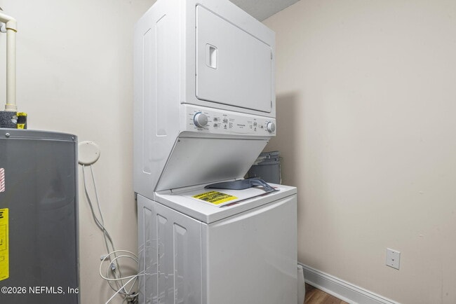 Building Photo - 2658 Sam Houston Pl