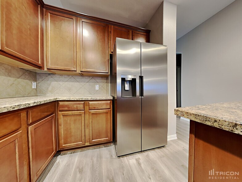 Building Photo - 2413 Castle Creek Dr