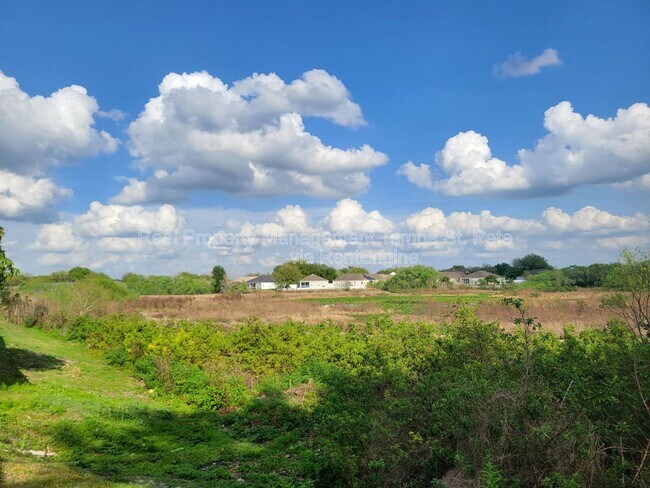 Building Photo - 1314 Avonwood Ct