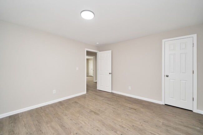 Building Photo - Renovated 3BR Gem in Dora!