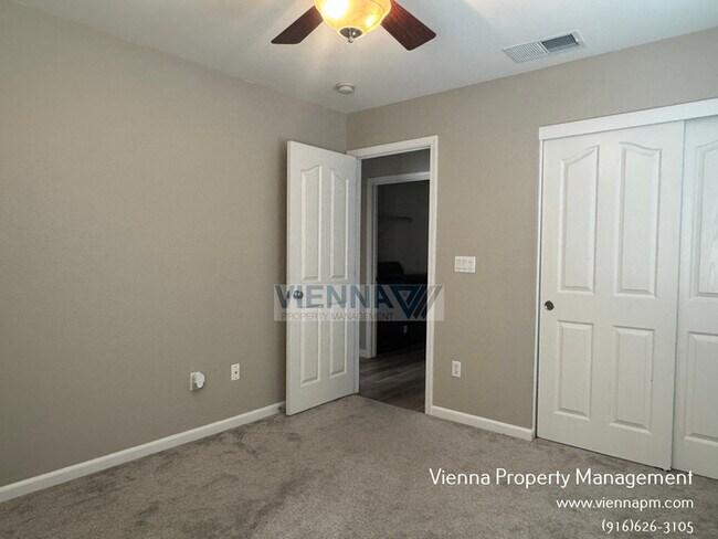 Building Photo - 8406 Oliva Rd