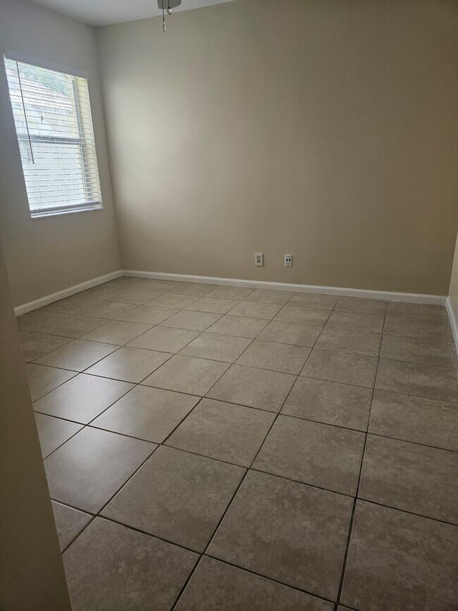 Building Photo - 5220 Rosen Blvd