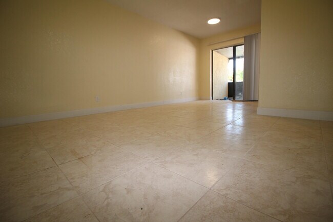 Building Photo - 12419 Westhampton Cir