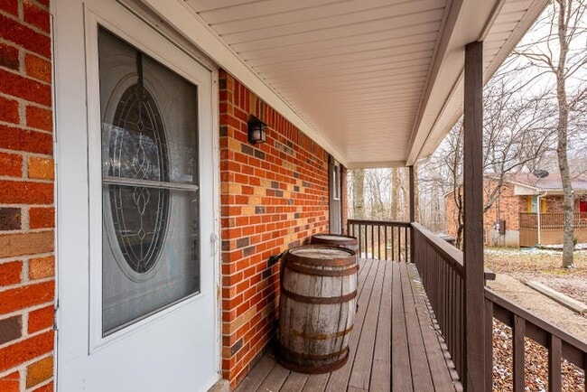 Building Photo - 340 Hillcrest Dr