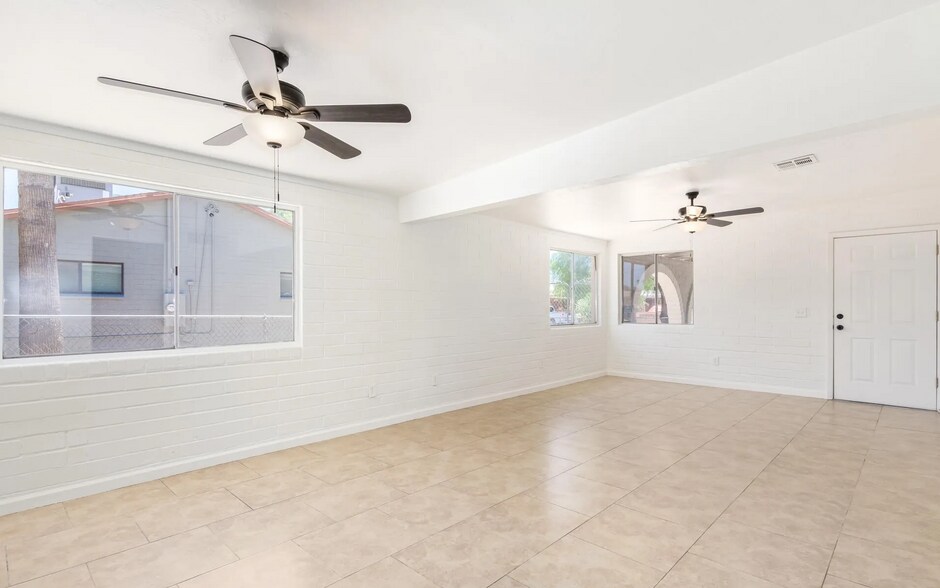 Building Photo - 4319 S 15th Ave