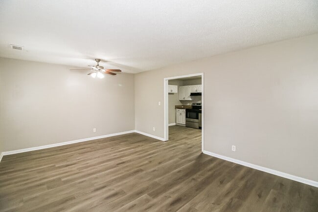 Building Photo - 20 Freeman Dr