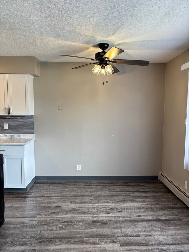 Building Photo - VALLEY HIGH APARTMENTS - 1705