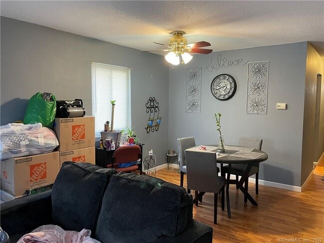 Building Photo - 10 Georgetown Dr