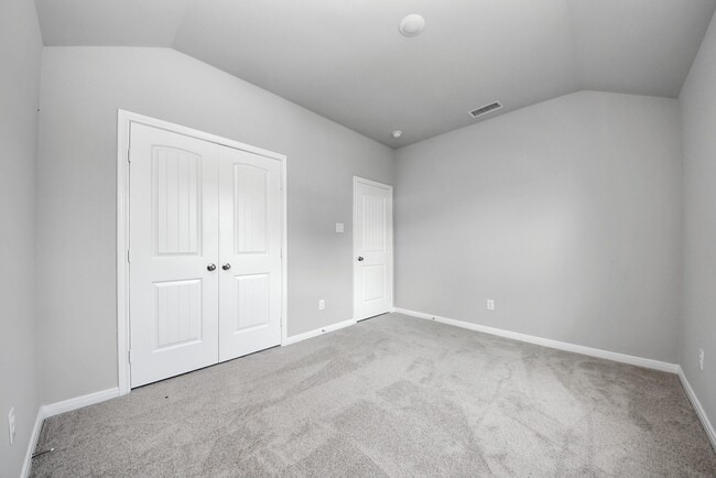 Building Photo - 1105 W Bayshore Dr