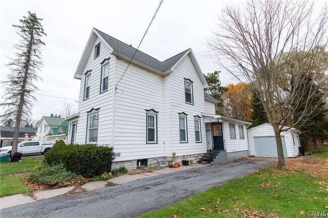 Building Photo - 718 Parham St