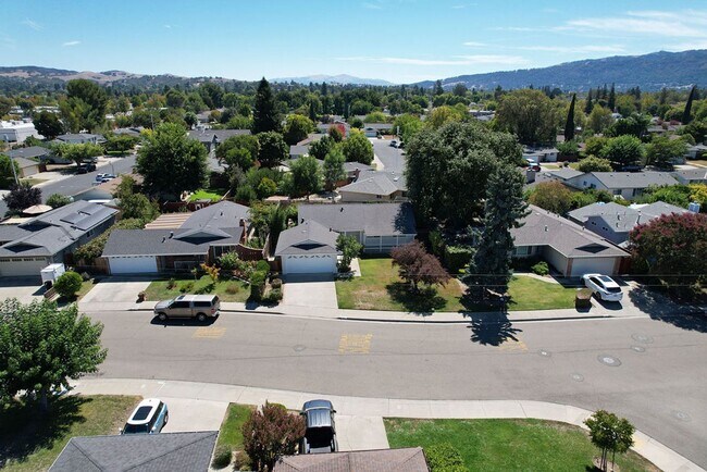 Building Photo - 4034 Francisco St