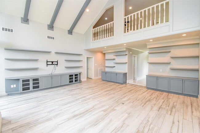 Building Photo - 755 Last Arrow Dr