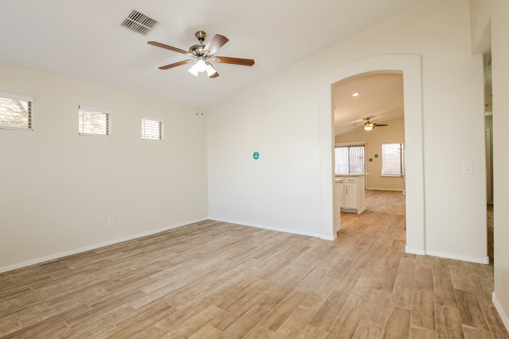 Building Photo - 10559 W Amelia Ave
