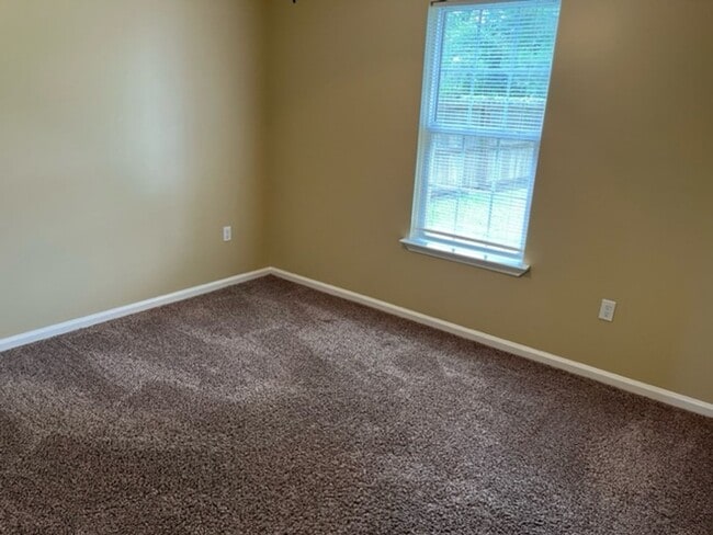 Building Photo - 3BD/2B Home in Northlake Subdivision