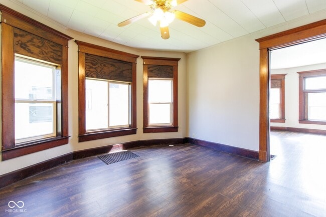 Building Photo - 1210 N Olney St