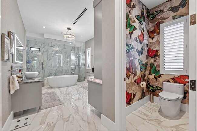 Building Photo - 785 NE 70th St