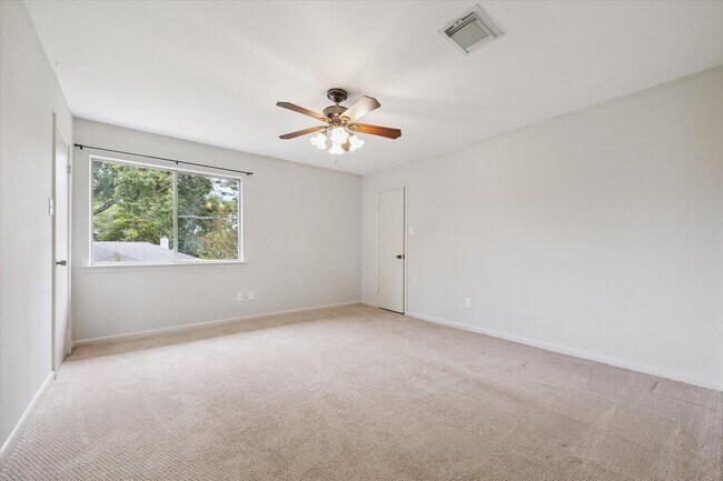Building Photo - 12710 Westleigh Dr