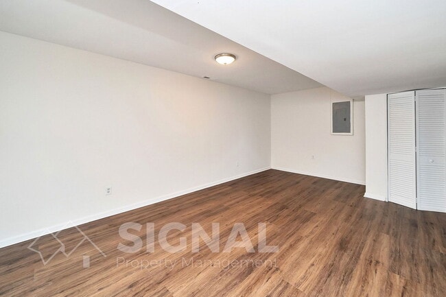 Building Photo - 924 Rich Rd