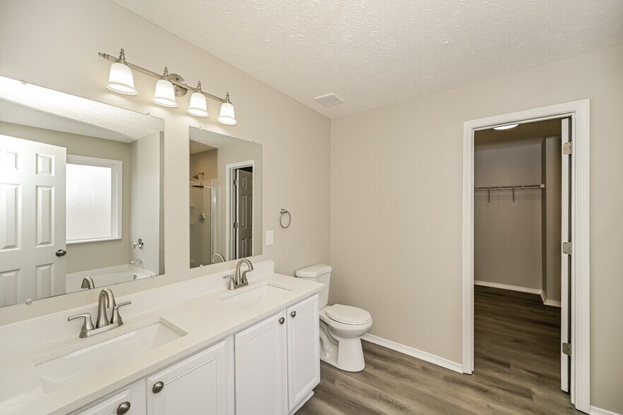 Building Photo - 5625 Dory Dr