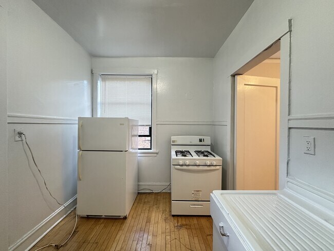 Building Photo - 1312 Oak Ave