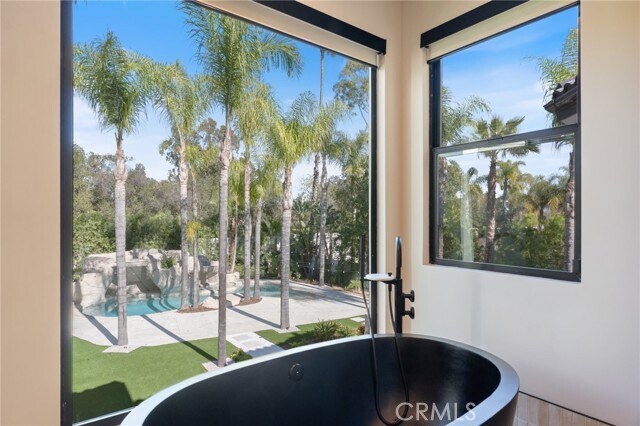 Building Photo - 17437 Oak Creek Ct