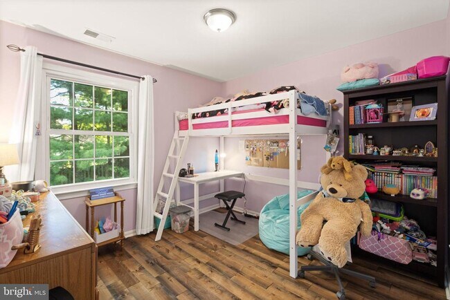 Building Photo - 8573 Tyrolean Way