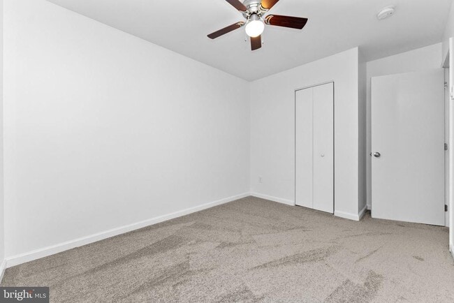 Building Photo - 553 Blaker Dr