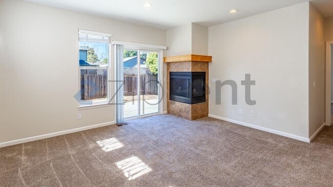 Building Photo - 1251 Clover Dr