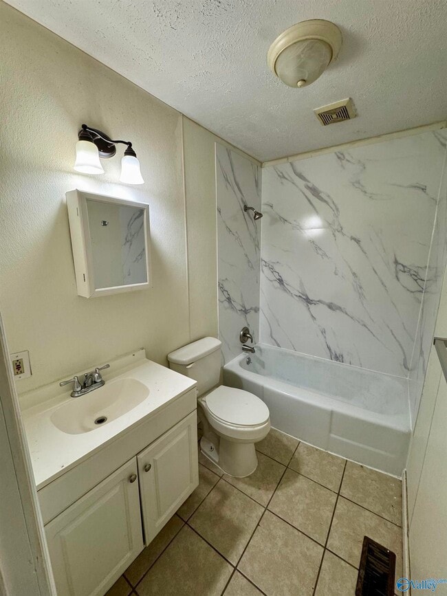 Building Photo - 409 Suffield St