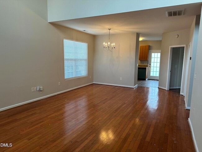 Building Photo - 553 Writers Way