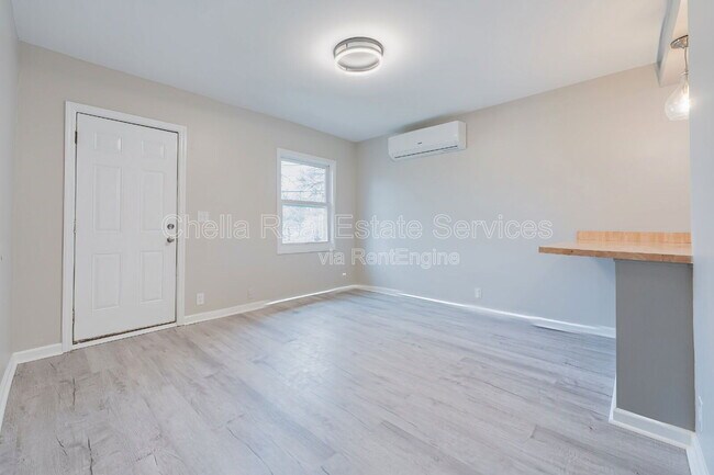 Building Photo - 922 Morrow Rd