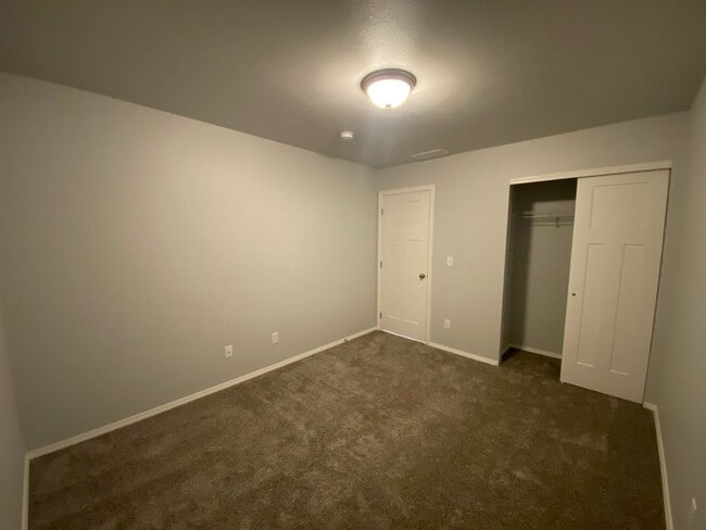 Building Photo - $2,300 - 3 Bed / 2 Bath Beautiful Home with Fully Fenced Yard in Airway Heights