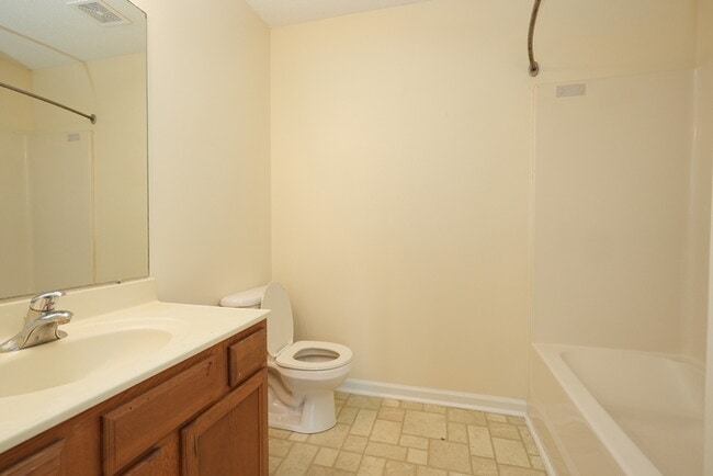 Building Photo - Charming 2-bedroom, 2.5-bath home