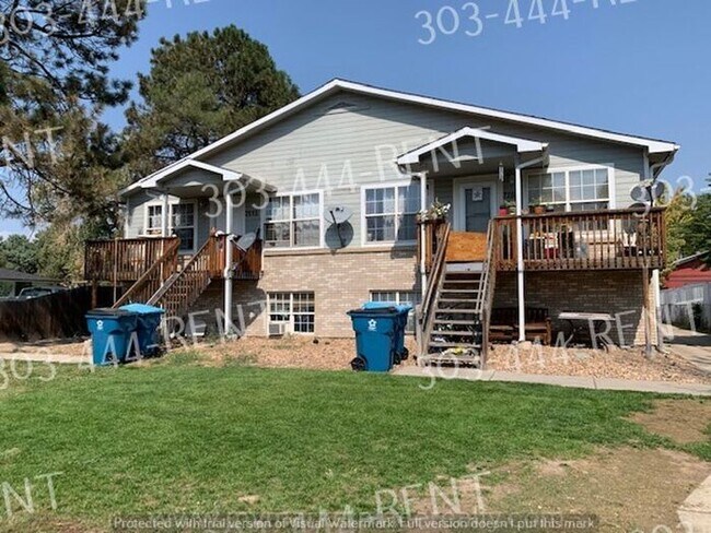 Building Photo - Spacious 3 Bedroom, 2 Bathroom!