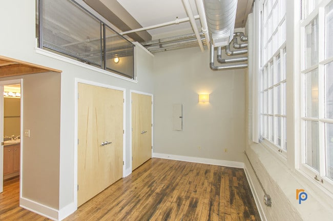 Building Photo - Machine Flats