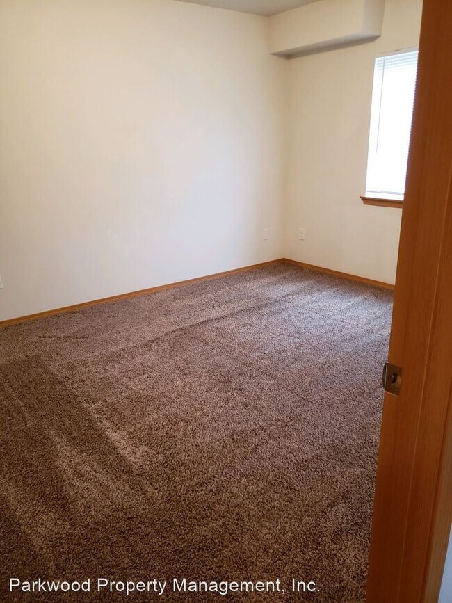 Building Photo - 1609 E 68th St