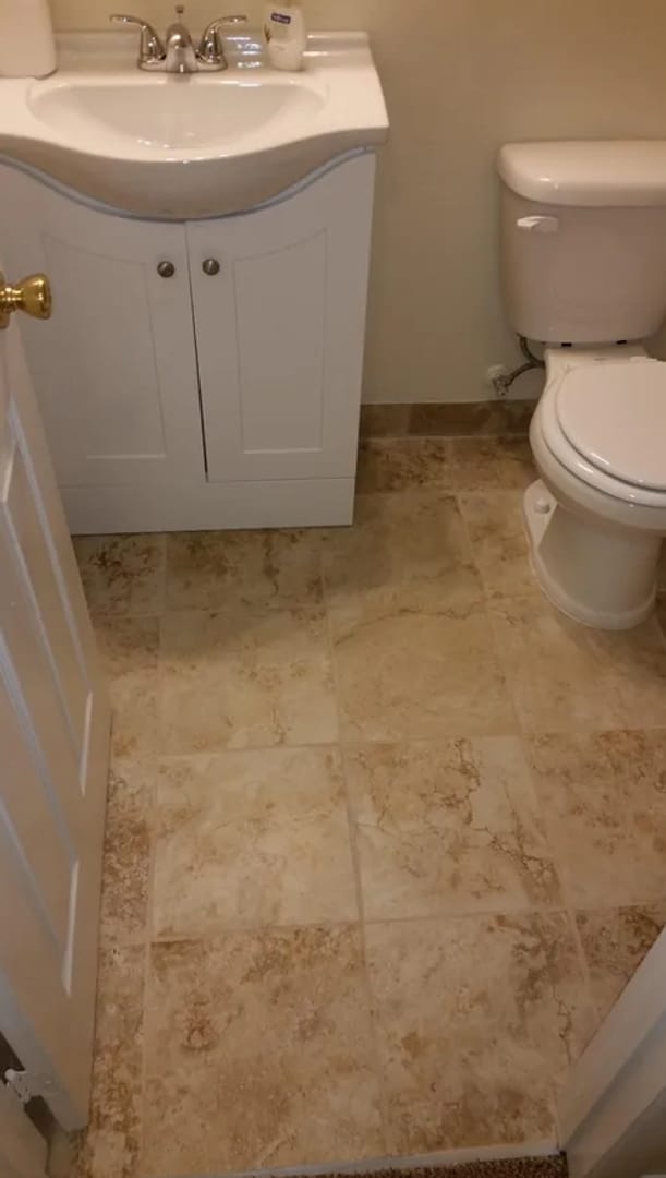 Building Photo - 2 bedroom condo with central air