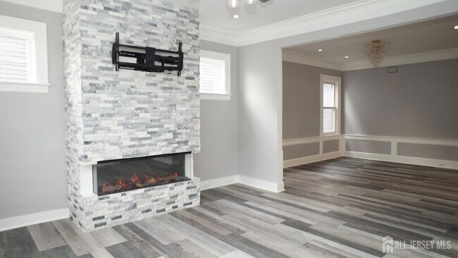 Building Photo - 65 Poe Ave