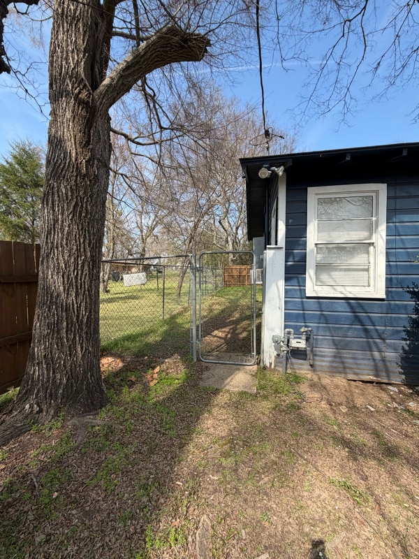 Building Photo - 304 W Main St